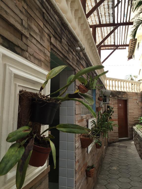 Eden Hotel *